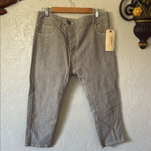 Gray Relaxed Fit Jeans with Classic Style